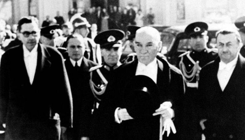 Fotoğraflarla Atatürk 