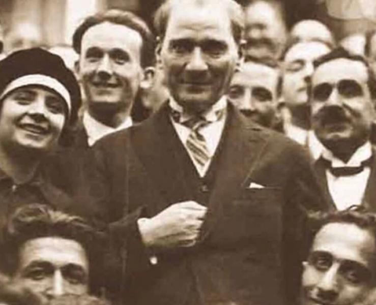 Fotoğraflarla Atatürk 