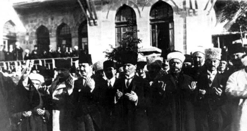 Fotoğraflarla Atatürk 