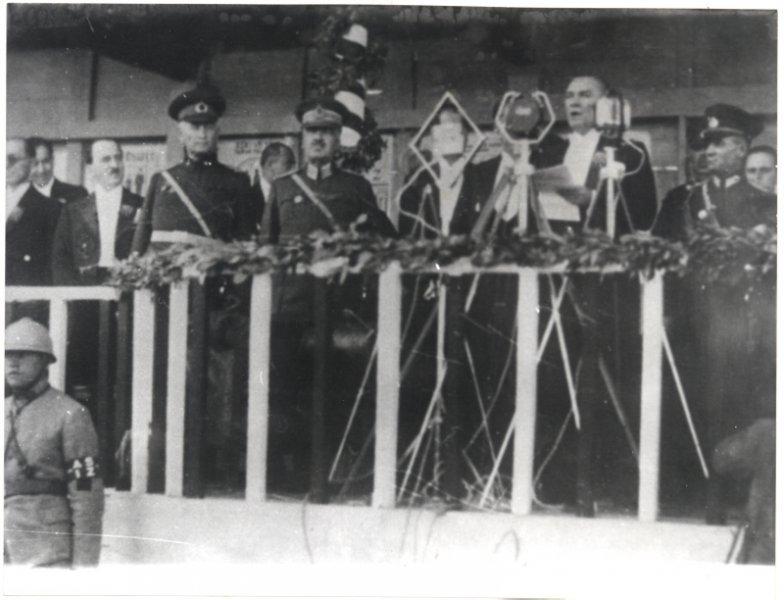 Fotoğraflarla Atatürk 