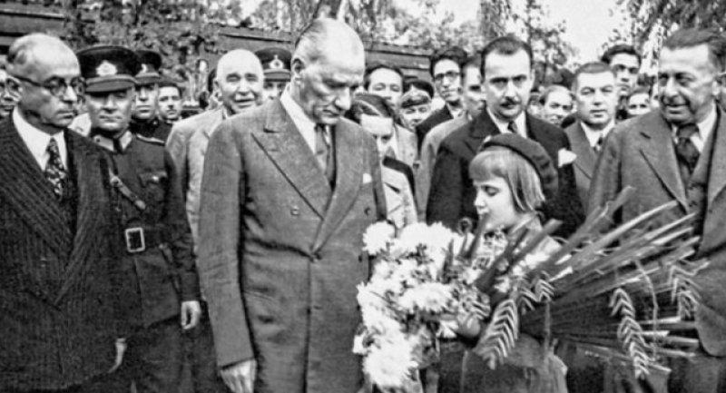 Fotoğraflarla Atatürk 