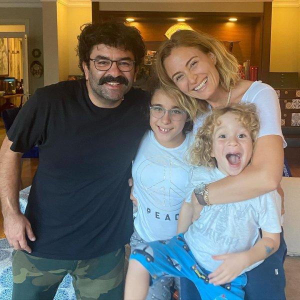 Ceyda Düvenci ile evli olan Bülent Şakrak'ın sosyal medya paylaşımları
