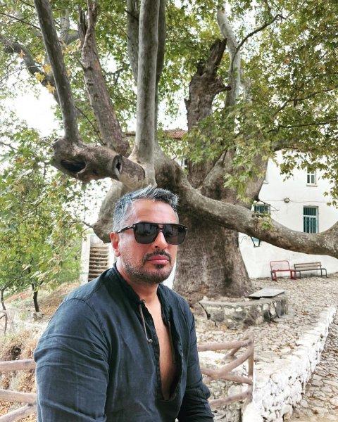 Kırmızı Oda'nın kadrosuna dahil olan Emre Altuğ'un sosyal medya paylaşımları