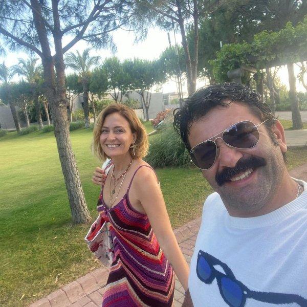 Ceyda Düvenci ile evli olan Bülent Şakrak'ın sosyal medya paylaşımları