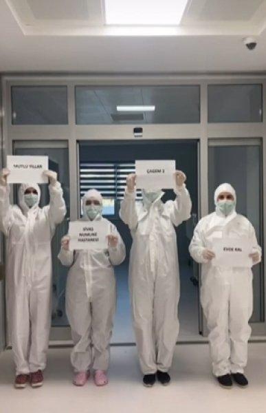 Sağlık çalışanlarının pandemi mesaisi devam ediyor