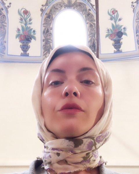 Taciz itirafında bulunan Arzu Yanardağ'ın sosyal medya paylaşımları