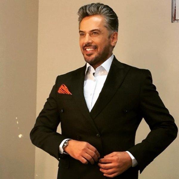 Kırmızı Oda'nın kadrosuna dahil olan Emre Altuğ'un sosyal medya paylaşımları