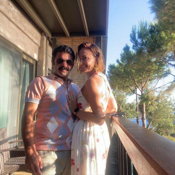 Ceyda Düvenci ile evli olan Bülent Şakrak'ın sosyal medya paylaşımları