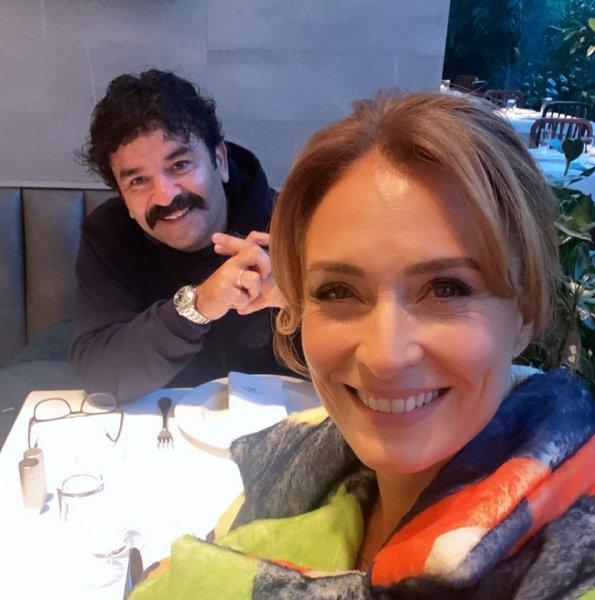 Ceyda Düvenci ile evli olan Bülent Şakrak'ın sosyal medya paylaşımları