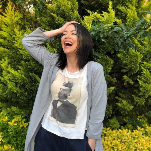 Taciz itirafında bulunan Arzu Yanardağ'ın sosyal medya paylaşımları