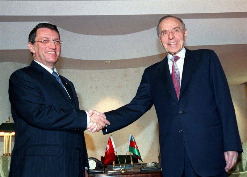 Vefatının 1. yılında fotoğraflarla Mesut Yılmaz