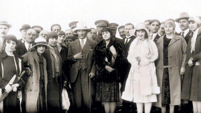 Cumhuriyetle birlikte ilkleri gerçekleştiren 'kadınlar'