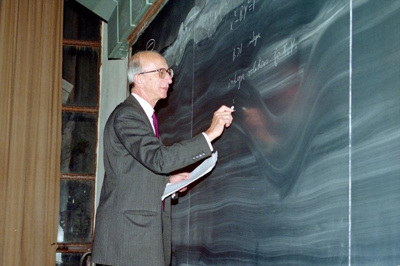 Vefatının 14. yılında fotoğraflarla Erdal İnönü 