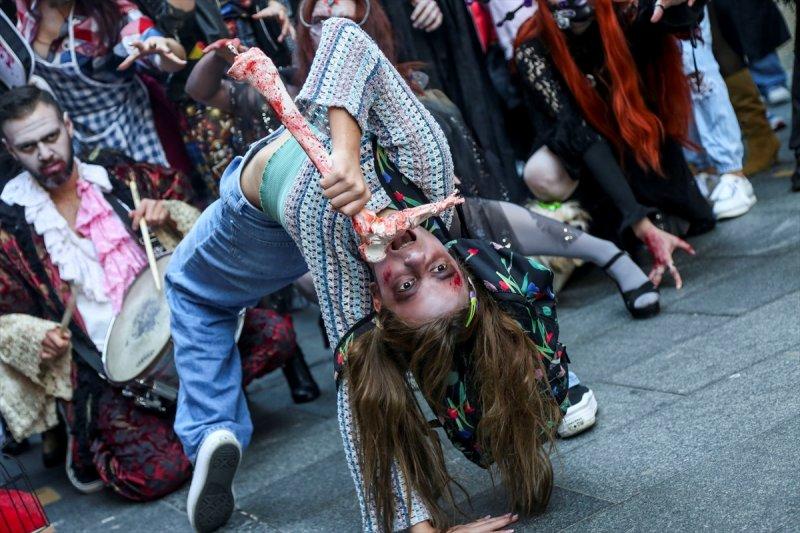 Belgrad'da Zombi Yürüyüşü