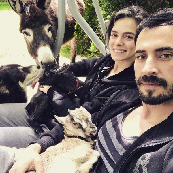 Özge Özpirinçci ve Burak Yamantürk çifti