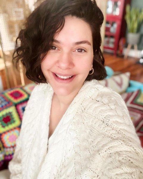 Bergüzar Korel üçüncü kez anne oldu: Fotoğraflarla hamilelik hali