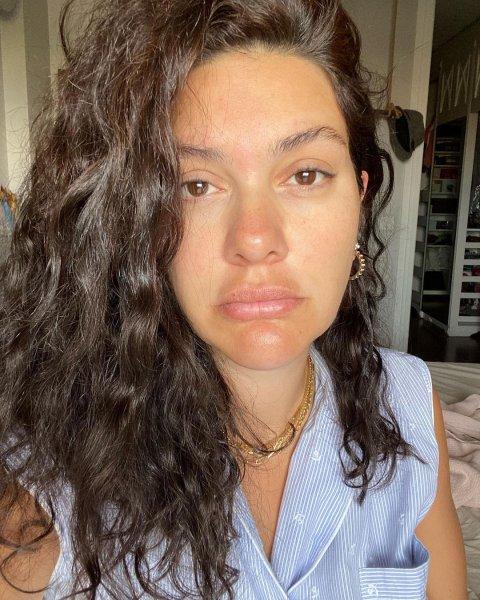 Bergüzar Korel üçüncü kez anne oldu: Fotoğraflarla hamilelik hali