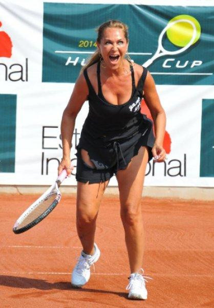 Hülya Avşar'ın spor halleri  - Resim 12
