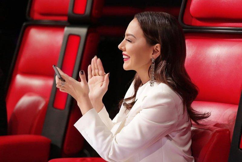 Ebru Gündeş'in O Ses Türkiye macerası: Kırmızı koltuk ona çok yakıştı 