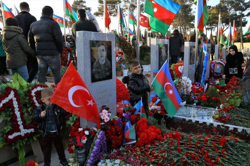 Karabağ Zaferi'nin birinci yıl dönümünde şehitler anıldı