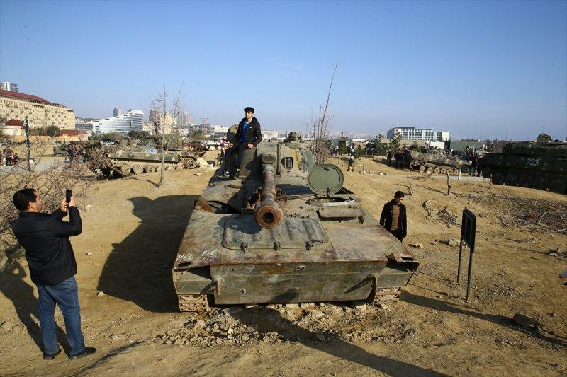 Karabağ Zaferi'nin birinci yıl dönümünde şehitler anıldı