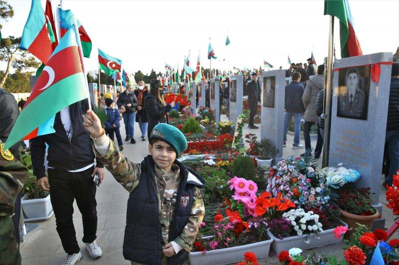 Karabağ Zaferi'nin birinci yıl dönümünde şehitler anıldı