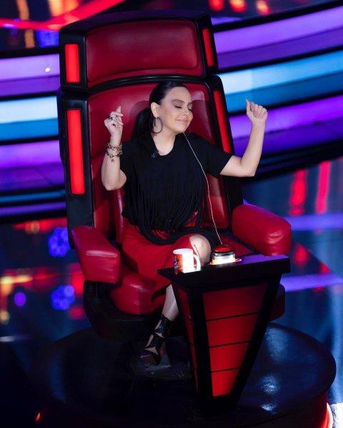 Ebru Gündeş'in O Ses Türkiye macerası: Kırmızı koltuk ona çok yakıştı 
