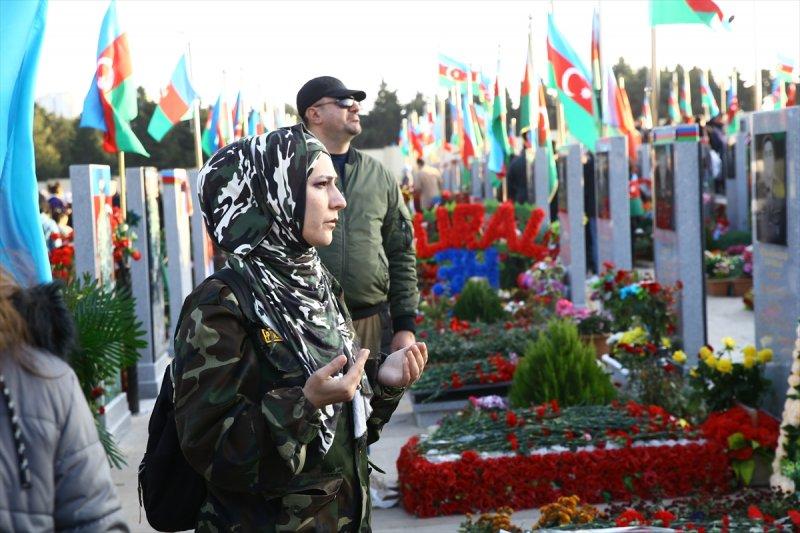 Karabağ Zaferi'nin birinci yıl dönümünde şehitler anıldı