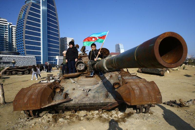 Karabağ Zaferi'nin birinci yıl dönümünde şehitler anıldı