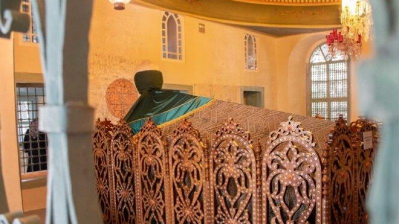 İstanbul'un ziyaretçi akınına uğrayan türbeleri