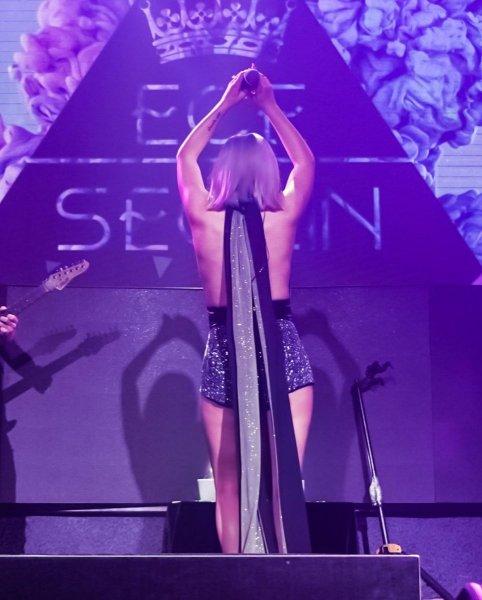 Ece Seçkin'in cesur fotoğrafları