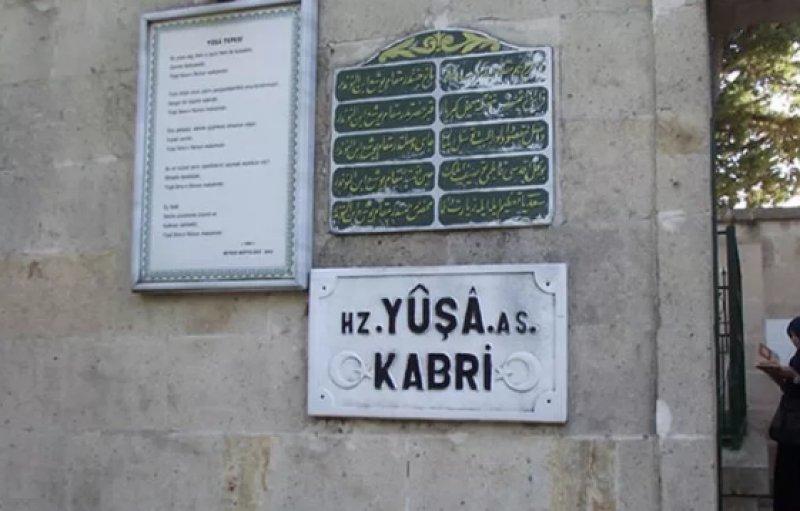 İstanbul'un ziyaretçi akınına uğrayan türbeleri