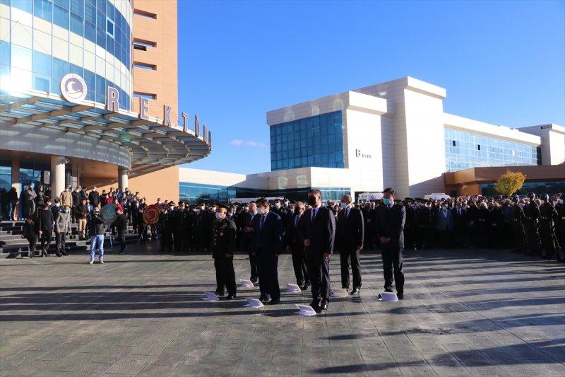 Yurt genelinde hayat saat 09.05'te 1 dakikalığına durdu 