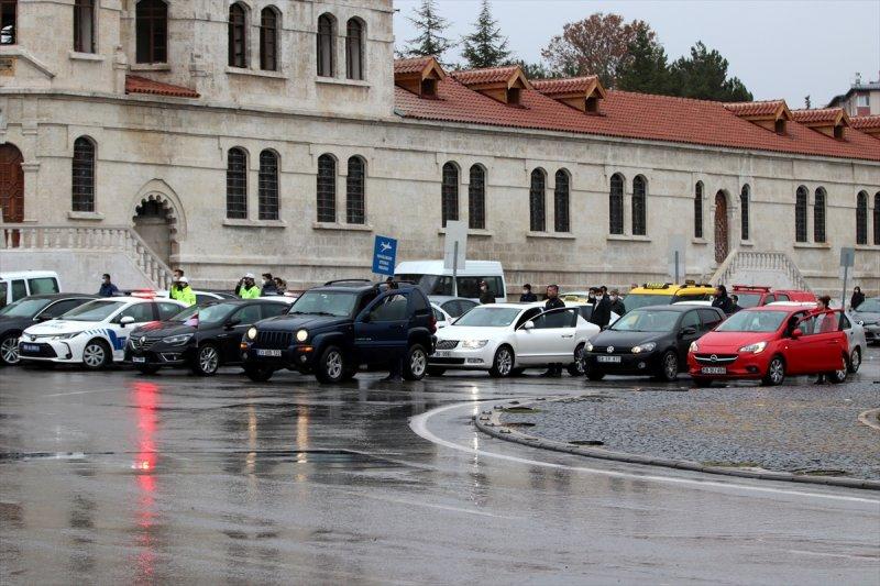 Yurt genelinde hayat saat 09.05'te 1 dakikalığına durdu 