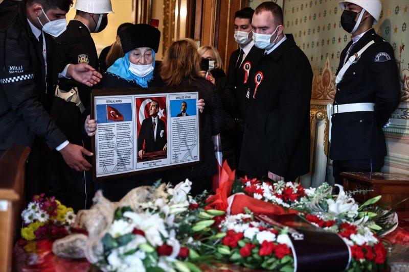 Yurt genelinde hayat saat 09.05'te 1 dakikalığına durdu 