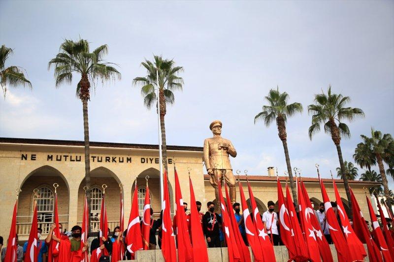 Yurt genelinde hayat saat 09.05'te 1 dakikalığına durdu 