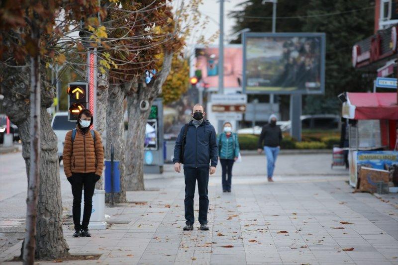 Yurt genelinde hayat saat 09.05'te 1 dakikalığına durdu 