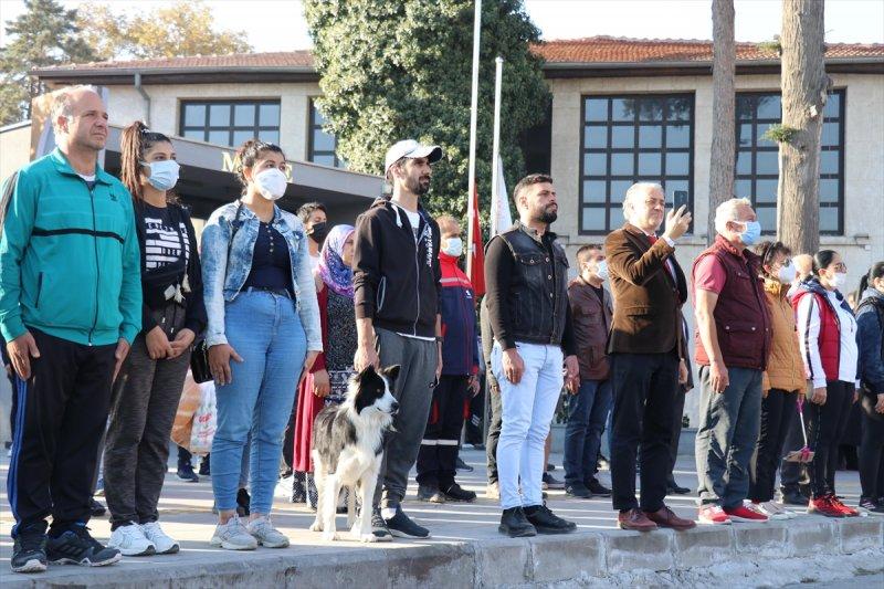 Yurt genelinde hayat saat 09.05'te 1 dakikalığına durdu 