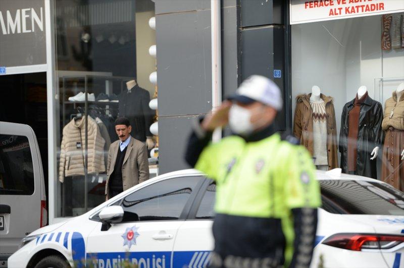 Yurt genelinde hayat saat 09.05'te 1 dakikalığına durdu 