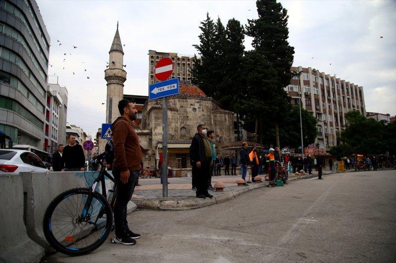 Yurt genelinde hayat saat 09.05'te 1 dakikalığına durdu 