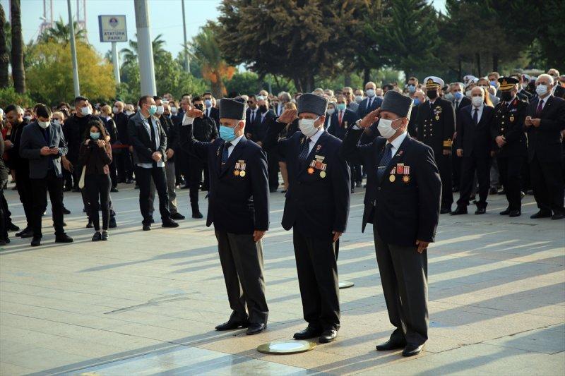 Yurt genelinde hayat saat 09.05'te 1 dakikalığına durdu 