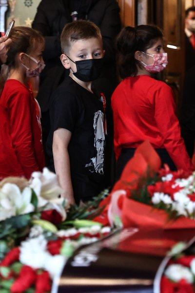 Yurt genelinde hayat saat 09.05'te 1 dakikalığına durdu 