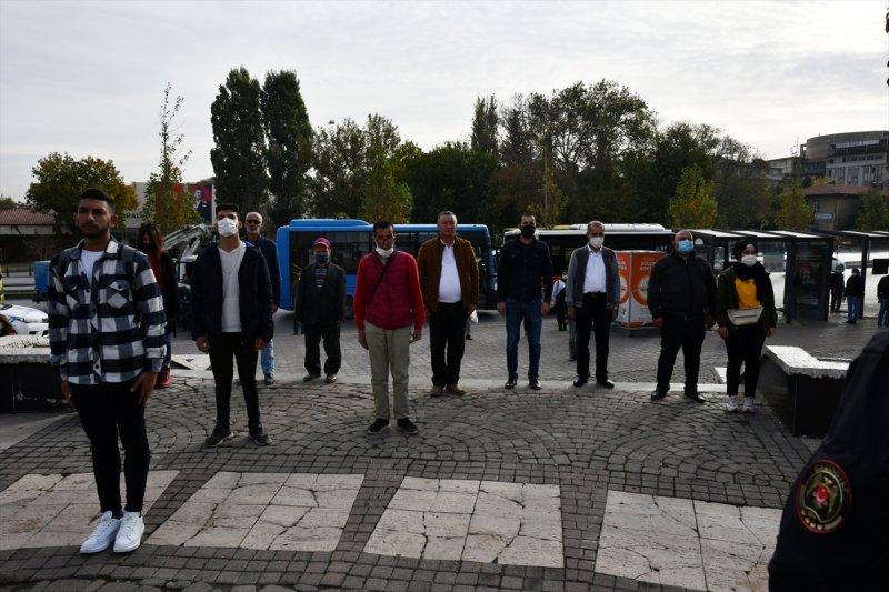 Yurt genelinde hayat saat 09.05'te 1 dakikalığına durdu 
