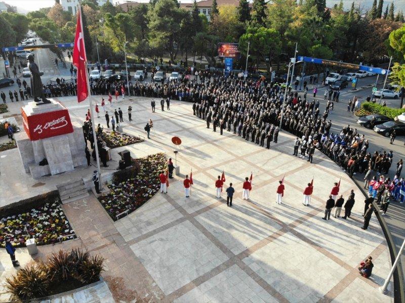 Yurt genelinde hayat saat 09.05'te 1 dakikalığına durdu 