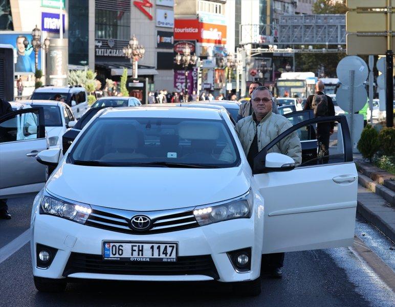 Yurt genelinde hayat saat 09.05'te 1 dakikalığına durdu 