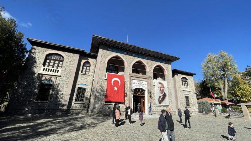 Atatürk'ün bugüne kadar görülmemiş eşyaları sergide
