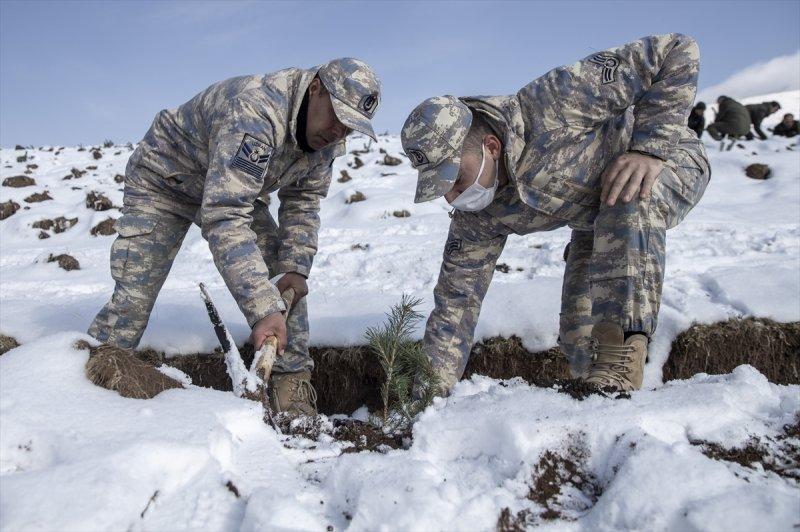 Milli Ağaçlandırma gününde yurt genelinde fidan dikimi yapıldı