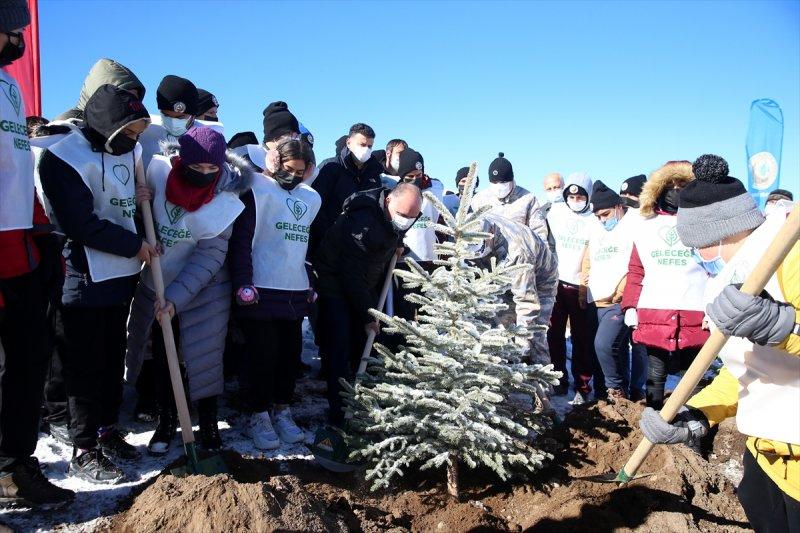 Milli Ağaçlandırma gününde yurt genelinde fidan dikimi yapıldı