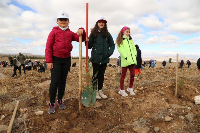Milli Ağaçlandırma gününde yurt genelinde fidan dikimi yapıldı