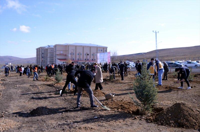 Milli Ağaçlandırma gününde yurt genelinde fidan dikimi yapıldı